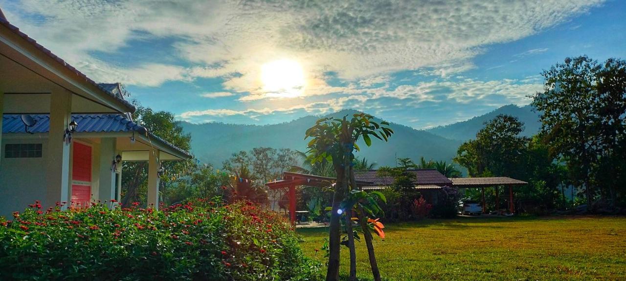 Pimpisa Garden พิมพิศา การ์เด้นท์ Villa Khuang Kom Eksteriør bilde
